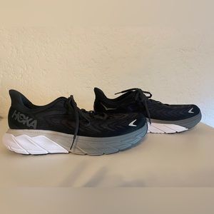 Men’s Hoka Arahi 6 Running Sneaker